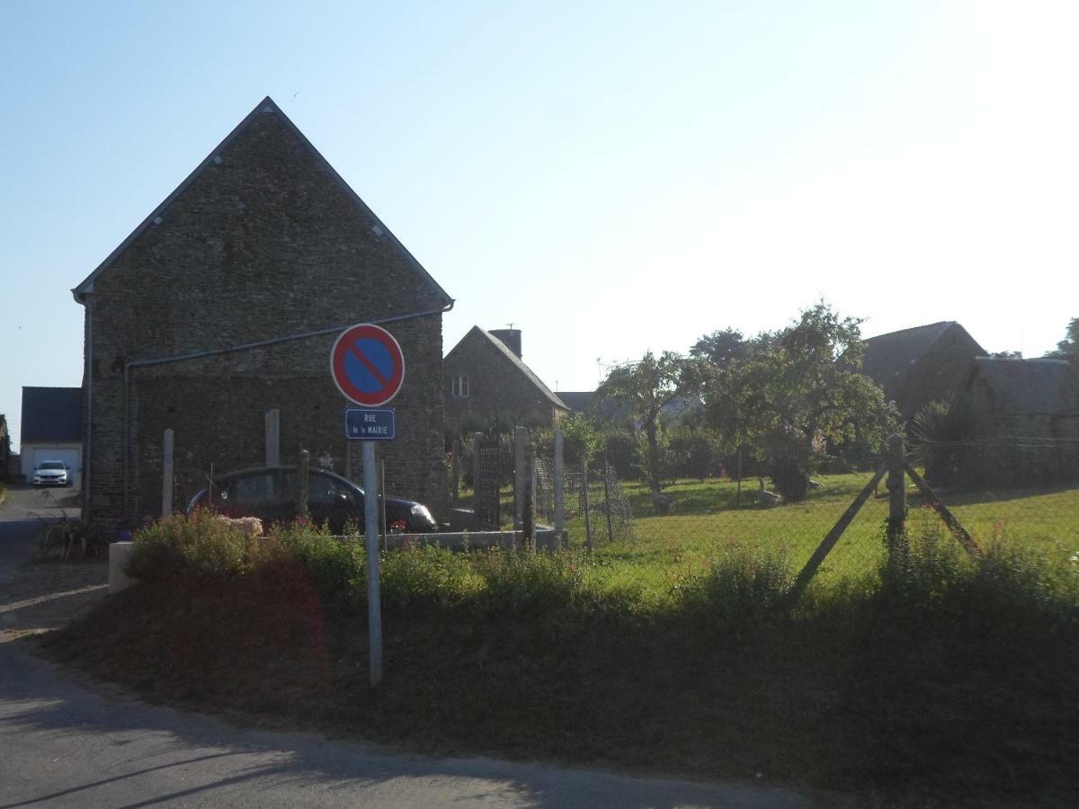 Les Colombes De La Baie Du Mont Saint-Michel Bed & Breakfast Aucey-la-Plaine Exterior photo